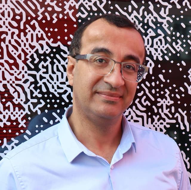 Dr. Adam Selamnia